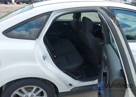 2015 Ford Focus Se z USA, uszkodzony, nr VIN 1FADP3F27FL202192